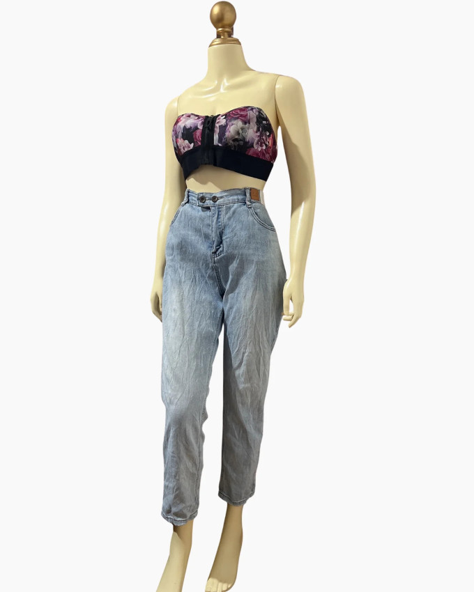 Light-Wash Relaxed Tapered Mom Jeans