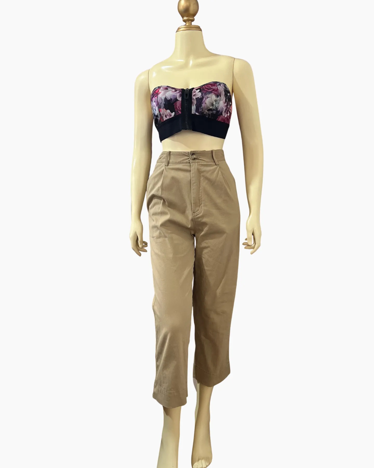 High-Rise Cropped Khaki Trousers High-Rise Cropped Khaki Trousers