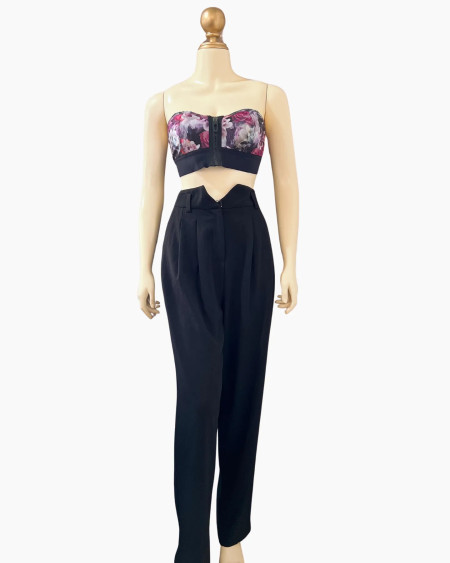 High-Waisted Black Pleated Trousers with V-Cut Waistband