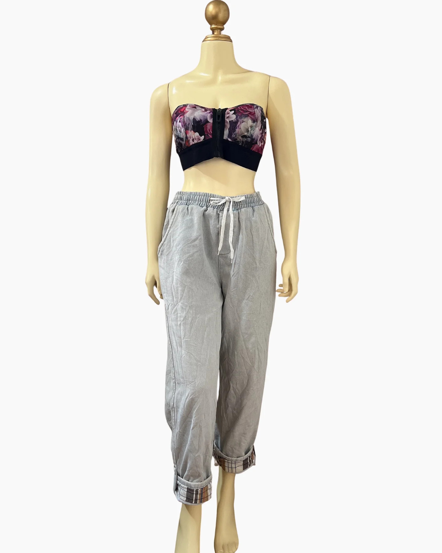 Gray Drawstring Relaxed-Fit Cuffed Pants Gray Drawstring Relaxed-Fit Cuffed Pants